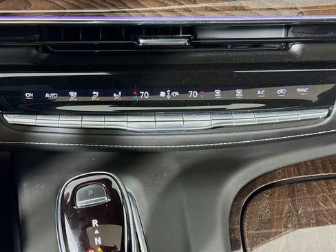 Used 2021 Cadillac Escalade Premium Luxury Platinum image 15