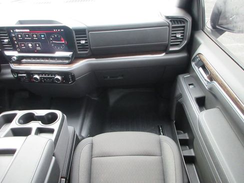 Certified 2025 GMC Sierra 1500 Elevation image 22