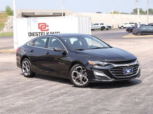 Used 2024 Chevrolet Malibu LT FWD image 2