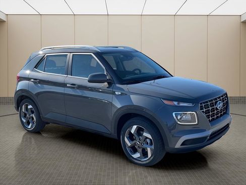 Certified 2025 Hyundai Venue SEL image 2