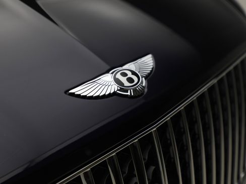 New 2025 Bentley Bentayga image 9