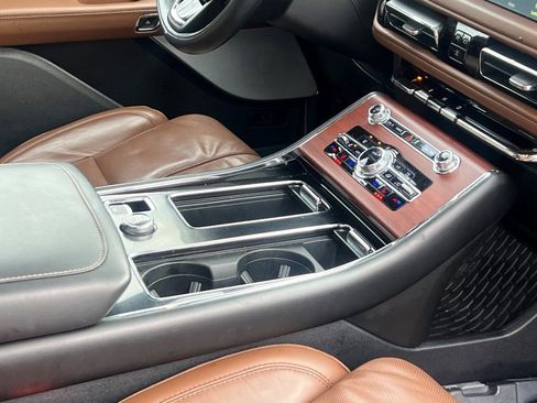 Certified 2023 Lincoln Aviator Grand Touring w/ Equipment Group 301A image 11