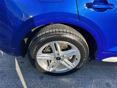 Used 2024 Audi Q5 e Premium Plus image 12