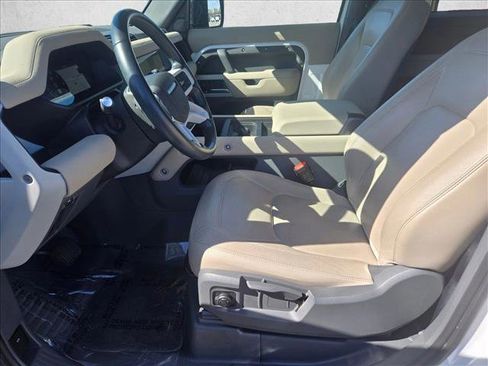 Used 2024 Land Rover Defender 90 S image 15