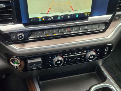 Certified 2022 Chevrolet Silverado 1500 High Country w/ High Country Premium Package image 19