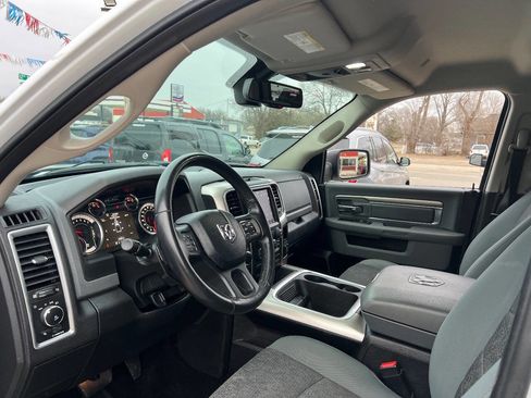 Used 2018 RAM 1500 SLT image 10