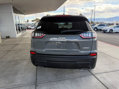 Used 2021 Jeep Cherokee Latitude Lux w/ Comfort/Convenience Group image 4