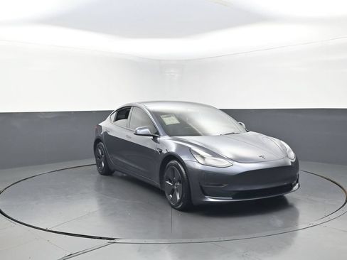 Used 2023 Tesla Model 3 Standard Range RWD image 3