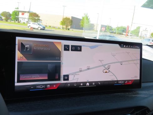 New 2025 BMW 330i xDrive Sedan w/ Convenience Package image 17