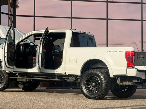 Used 2022 Ford F250 Platinum w/ Tremor Off-Road Package AWD/4WD image 34
