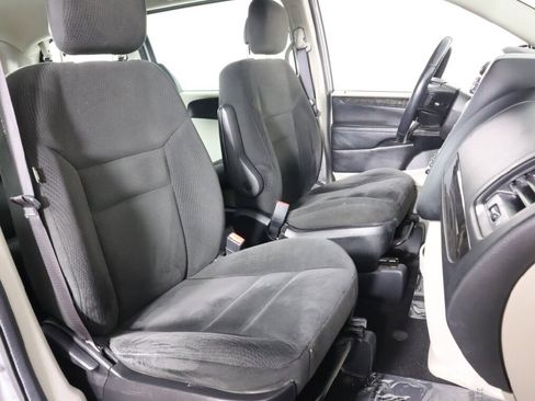 Used 2015 Dodge Grand Caravan American Value Package w/ UConnect Hands-Free Group image 31