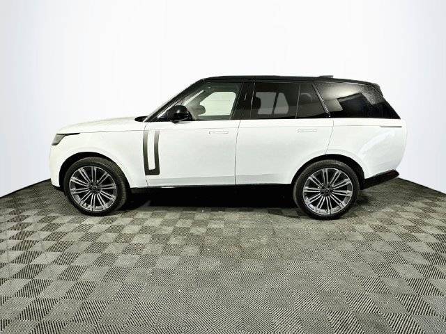 Used 2025 Land Rover Range Rover SE AWD/4WD image 5