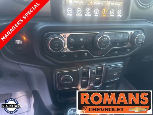 Used 2022 Jeep Gladiator Sport image 14