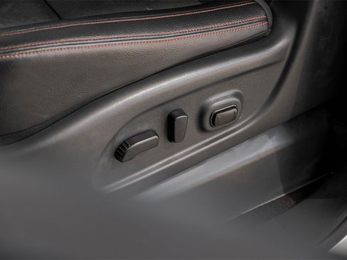 Used 2024 Nissan Titan PRO-4X w/ Pro-4x Convenience Package image 38