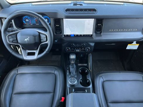 Used 2025 Ford Bronco Badlands w/ Sasquatch Package AWD/4WD image 3