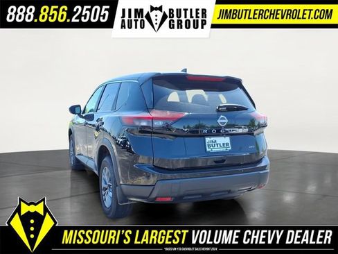 Used 2024 Nissan Rogue S AWD/4WD image 2