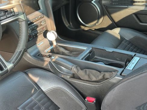 Used 2010 Ford Mustang Shelby GT500 RWD image 17
