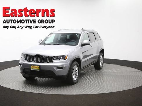 Used 2021 Jeep Grand Cherokee Laredo w/ Security & Convenience Group AWD/4WD image 57