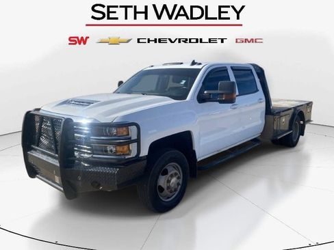Used 2018 Chevrolet Silverado 3500 LT w/ LT Convenience Package image 3