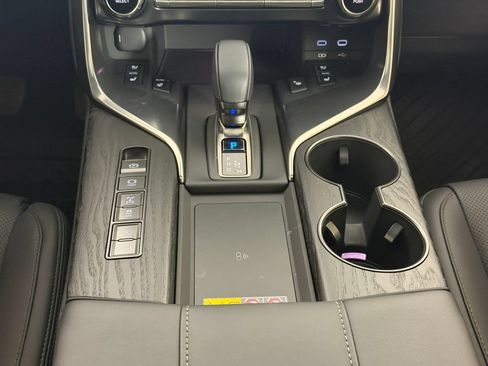 Used 2025 Lexus LX 700h Overtrail AWD/4WD image 15