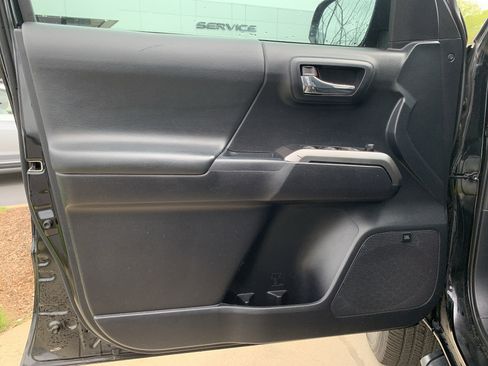 Used 2021 Toyota Tacoma Limited AWD/4WD image 14