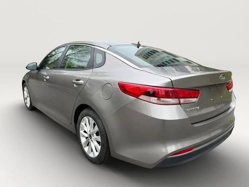 Used 2017 Kia Optima LX w/ Option Group 014 image 7