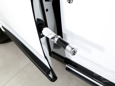 Used 2023 Rolls-Royce Cullinan Black Badge w/ Driver's Package image 34