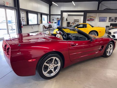 Used 2004 Chevrolet Corvette Convertible w/ Preferred Equipment Group image 19