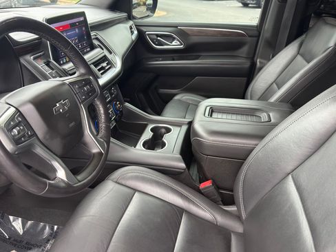 Used 2021 Chevrolet Suburban Z71 w/ Luxury Package AWD/4WD image 13