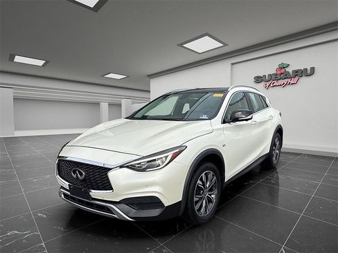 Used 2019 INFINITI QX30 Premium w/ Navigation Package image 8