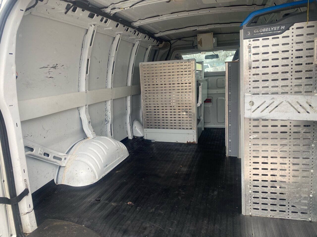 Used 2014 Chevrolet Express 2500 RWD image 10