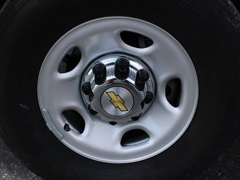 Used 2024 Chevrolet Express 3500 LT w/ LT Preferred Equipment Group image 26