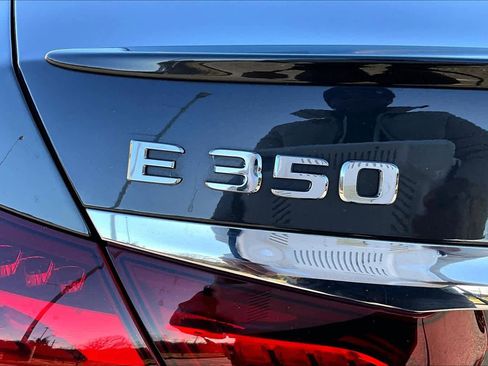 Used 2022 Mercedes-Benz E 350 4MATIC Sedan image 9