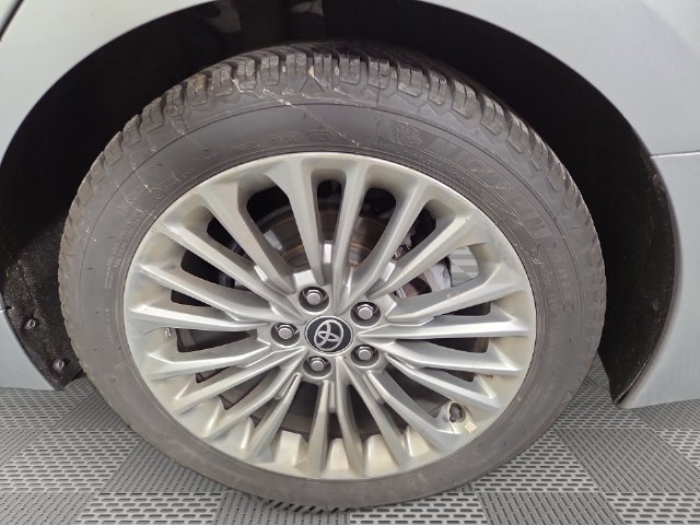 Used 2021 Toyota Avalon Limited AWD/4WD image 11