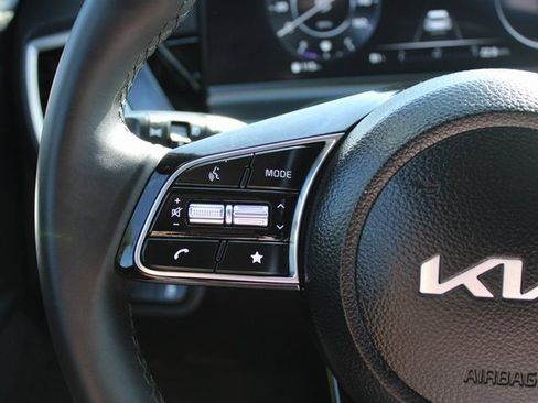 Certified 2024 Kia Seltos X-Line image 10