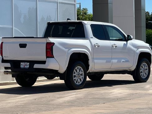 Certified 2024 Toyota Tacoma SR5 AWD/4WD image 4