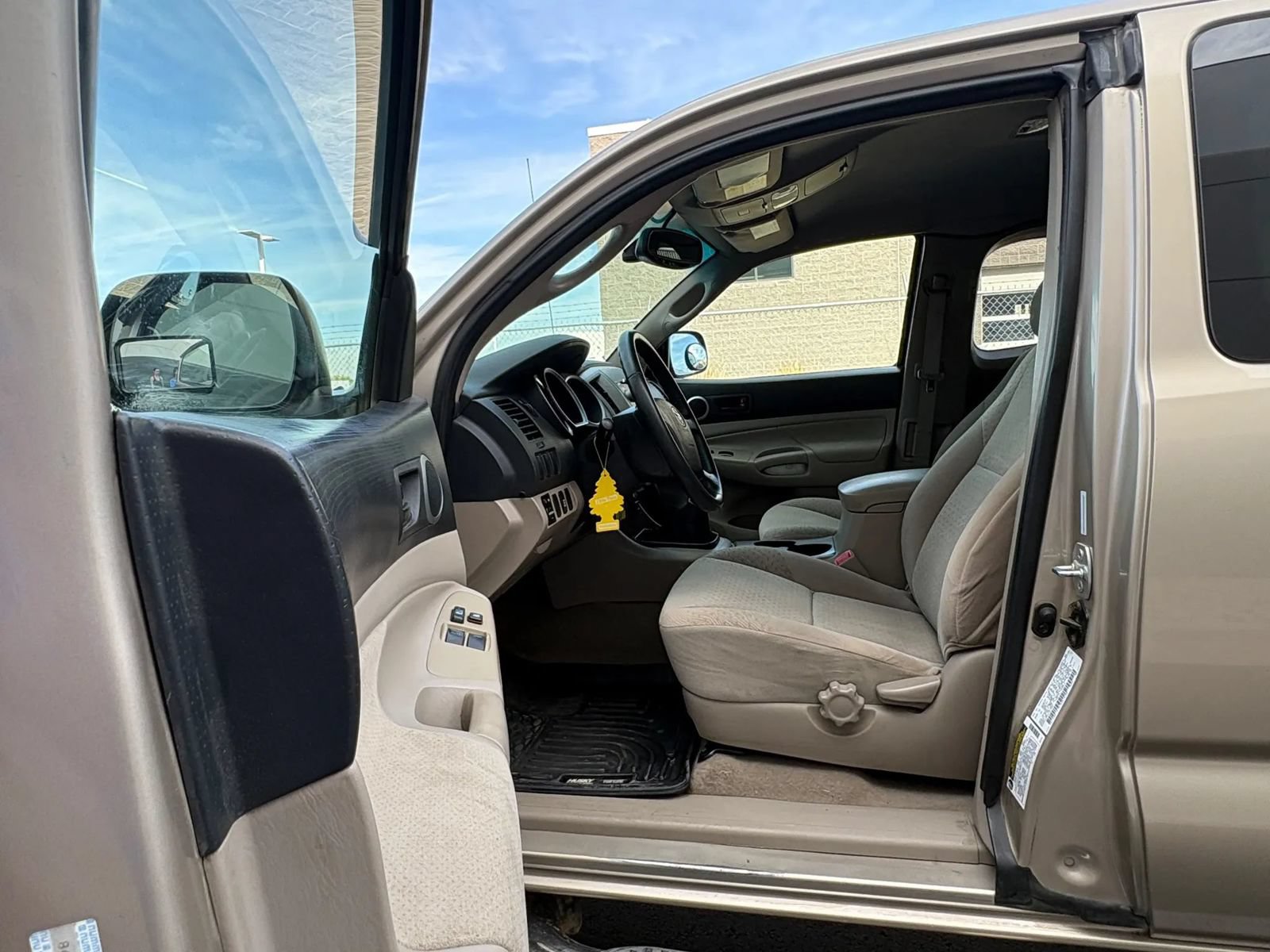 Used 2005 Toyota Tacoma 4x4 Access Cab w/ SR5 Pkg #2 image 9