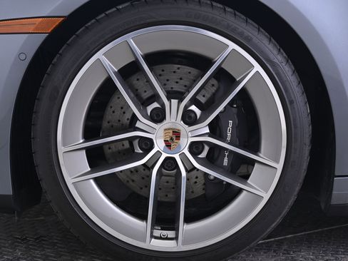 Certified 2025 Porsche 911 Carrera image 11