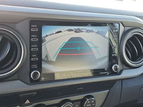 Used 2020 Toyota Tacoma TRD Sport w/ Technology Package image 13