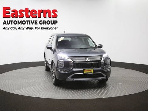 Used 2025 Mitsubishi Outlander SE AWD/4WD image 52