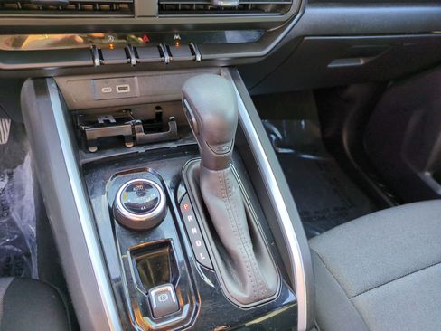 Used 2025 Chevrolet Colorado Trail Boss AWD/4WD image 26