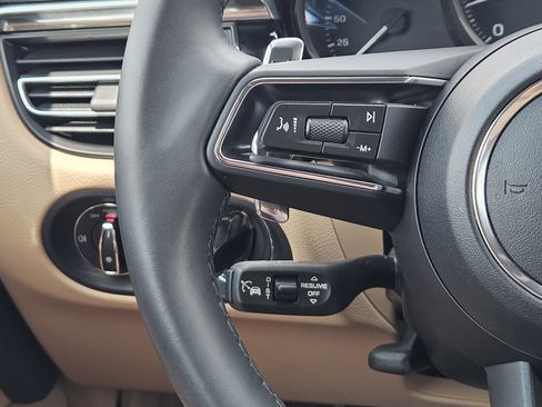 Certified 2026 Porsche Macan AWD/4WD image 26