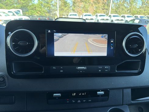 Used 2025 Mercedes-Benz Sprinter 2500 image 25