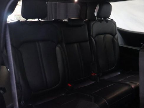 Used 2024 Jeep Wagoneer Series II w/ Flexible Seating Group image 16