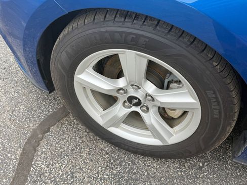 Used 2017 Ford Mustang Coupe RWD image 8