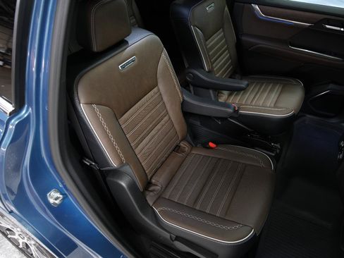 Used 2026 GMC Acadia Denali Ultimate w/ LPO, Floor Liner Package AWD/4WD image 20