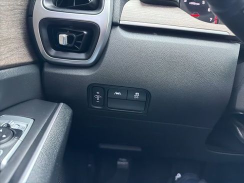 Used 2022 Kia Sorento S image 17