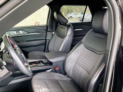 Used 2025 Ford Explorer ST-Line w/ ST-Line Street Pack image 7