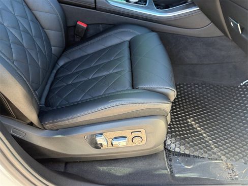 Used 2024 BMW X5 sDrive40i w/ Premium Package image 30