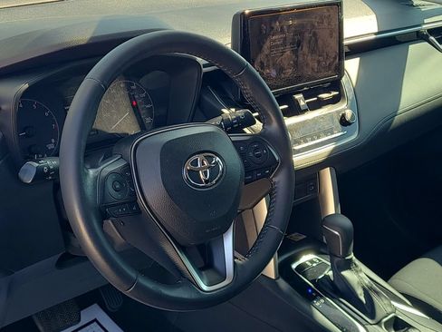 Certified 2023 Toyota Corolla Cross LE FWD image 11